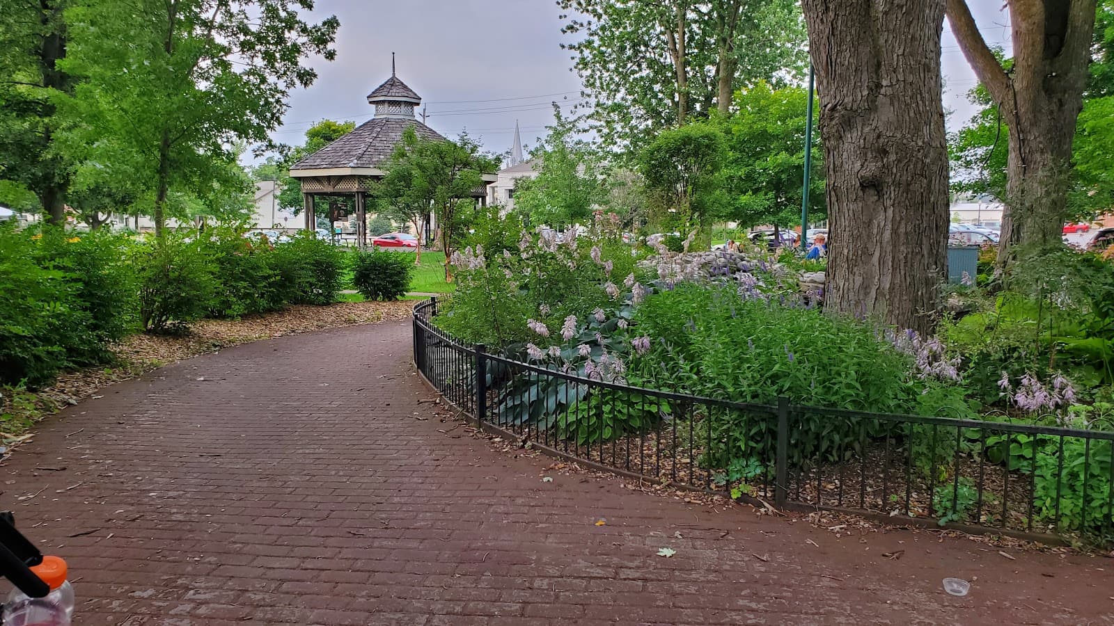 Victoria Park, Lindsay - Image 1