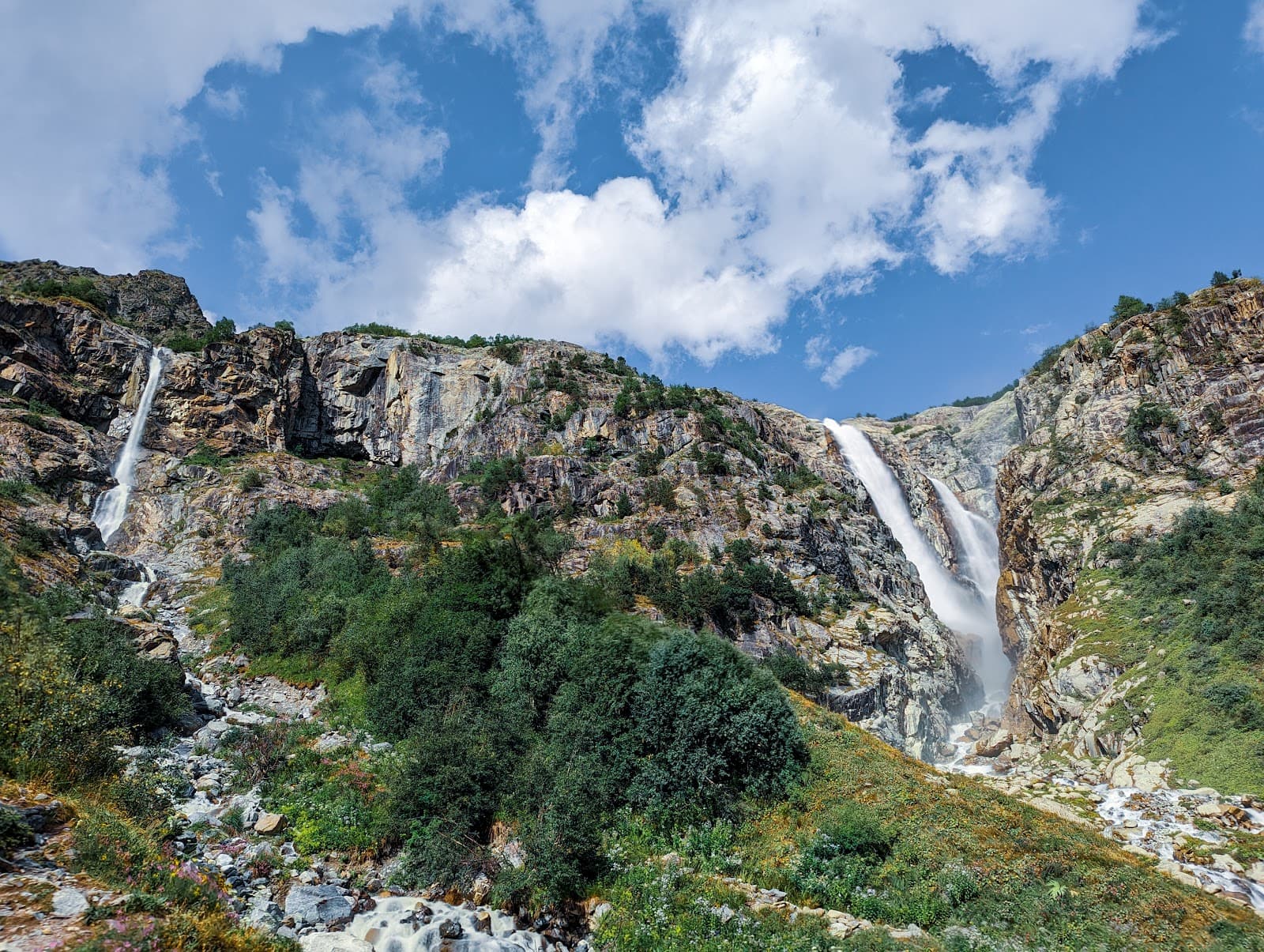 Shdugra Waterfall - Image 1