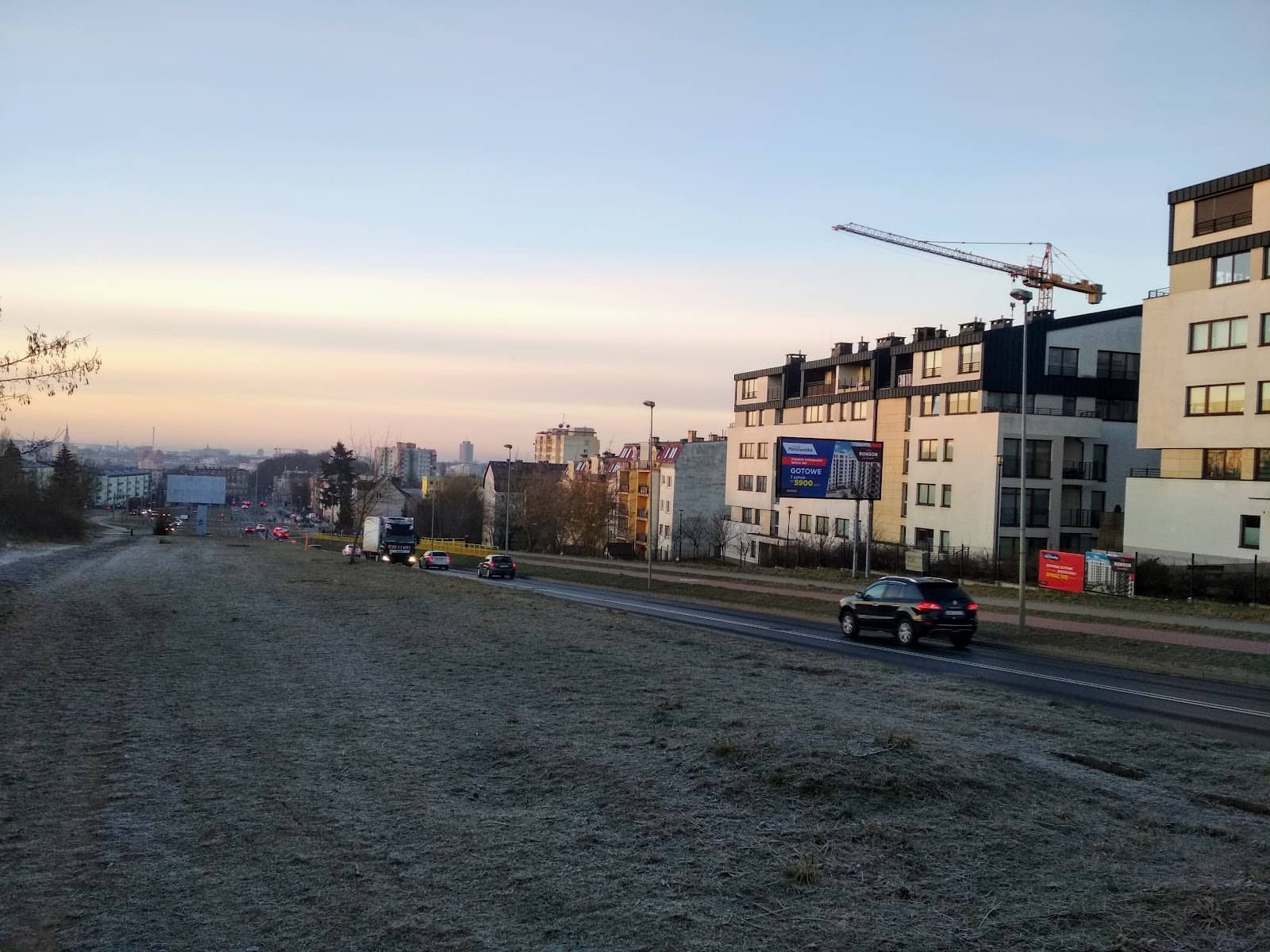 Local Life & Atmosphere