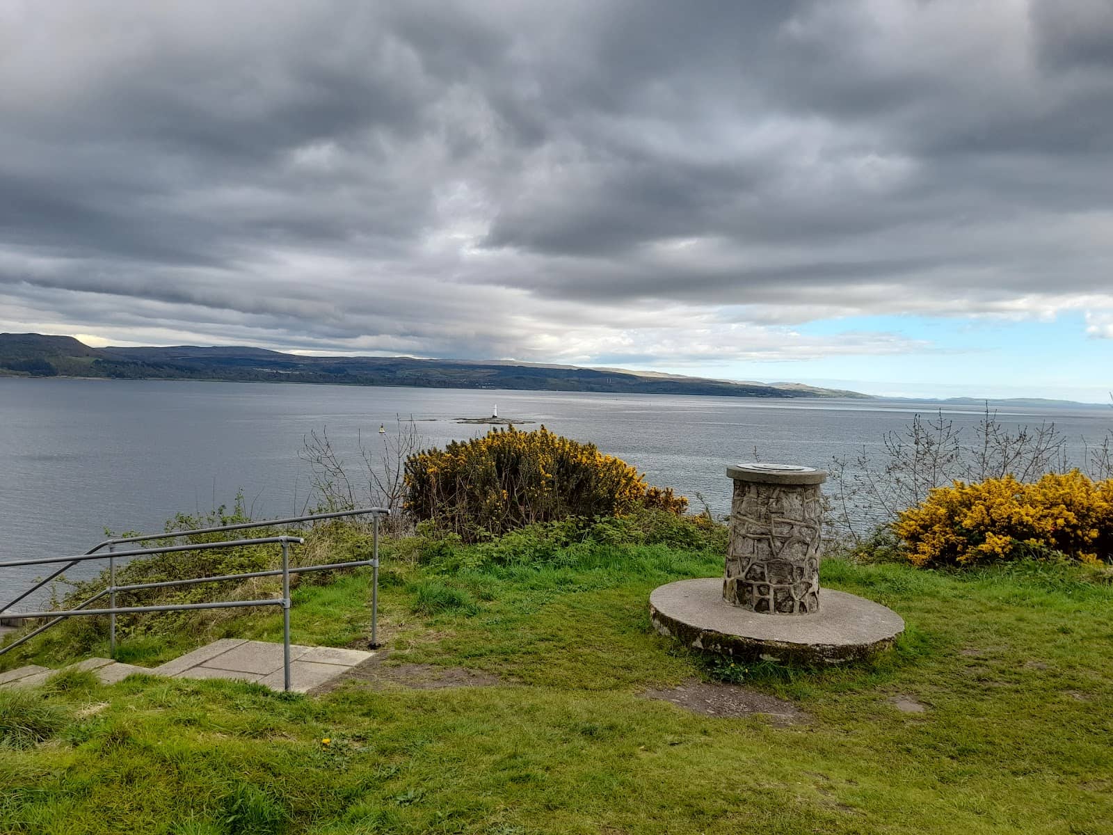 Beautifully Maintained Gardens