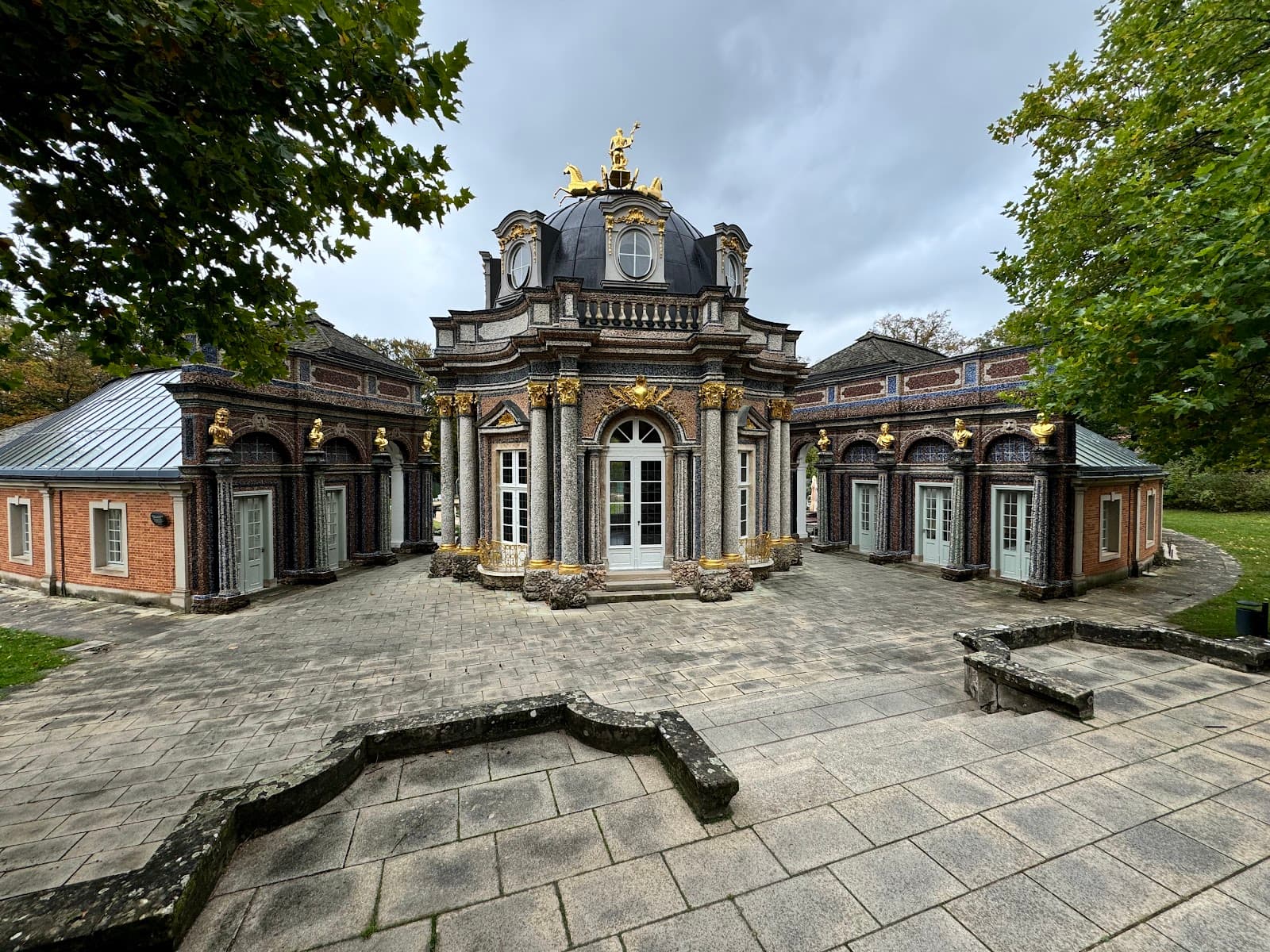 New Palace & Sun Temple, Hermitage - Image 1