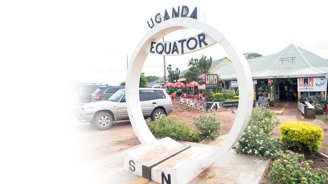 Uganda Equator, Kayabwe - Image 1