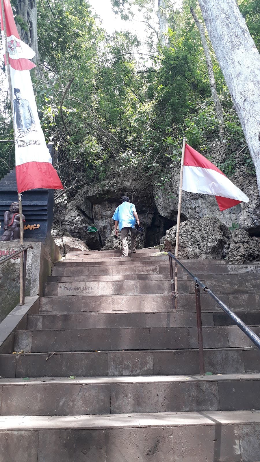 Goa Istana Alas Purwo - Image 1