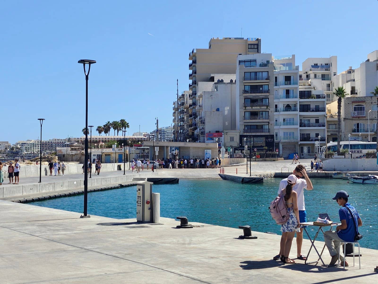 Local Cafes & Restaurants