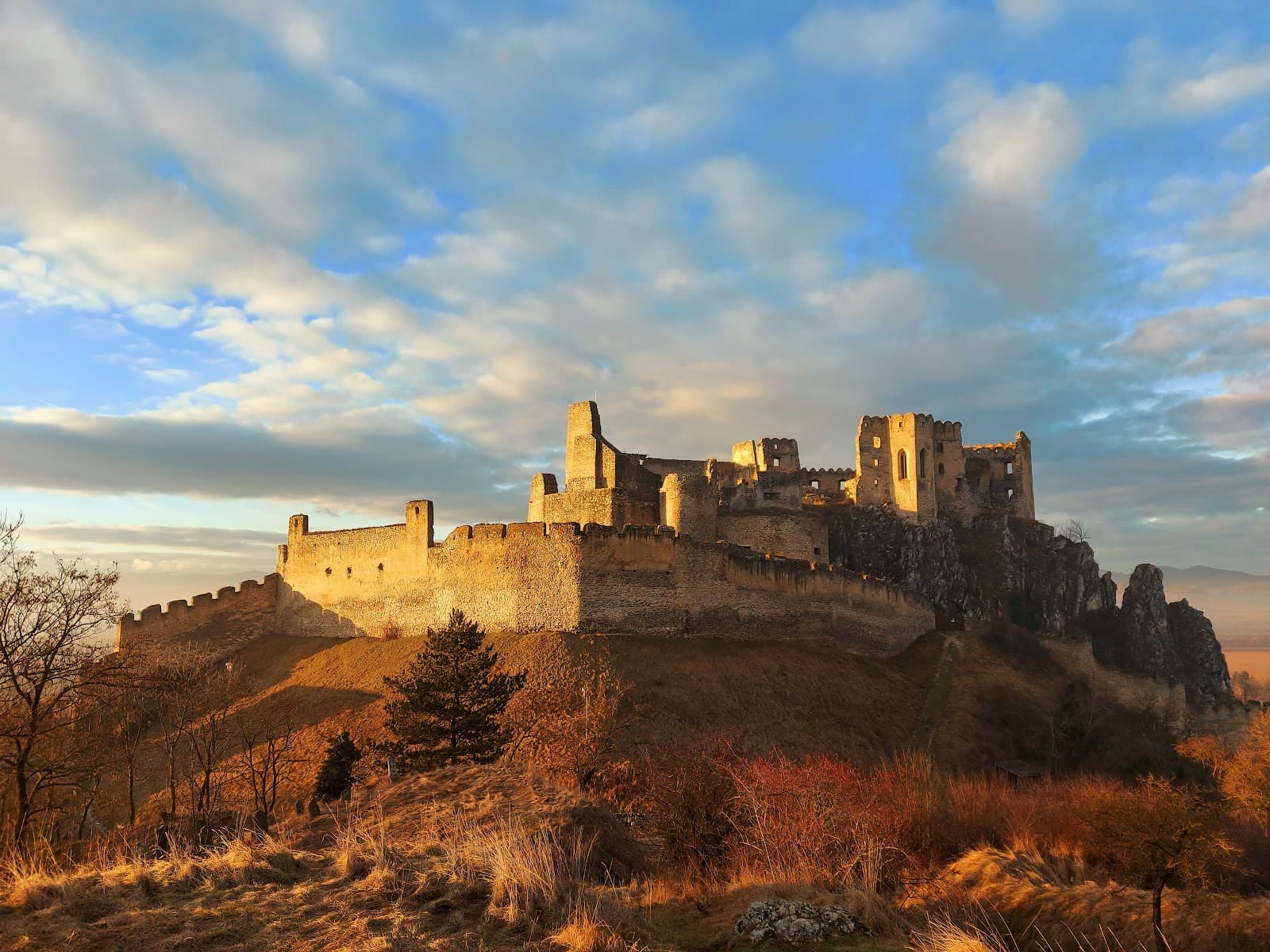 Beckov Castle - Image 1