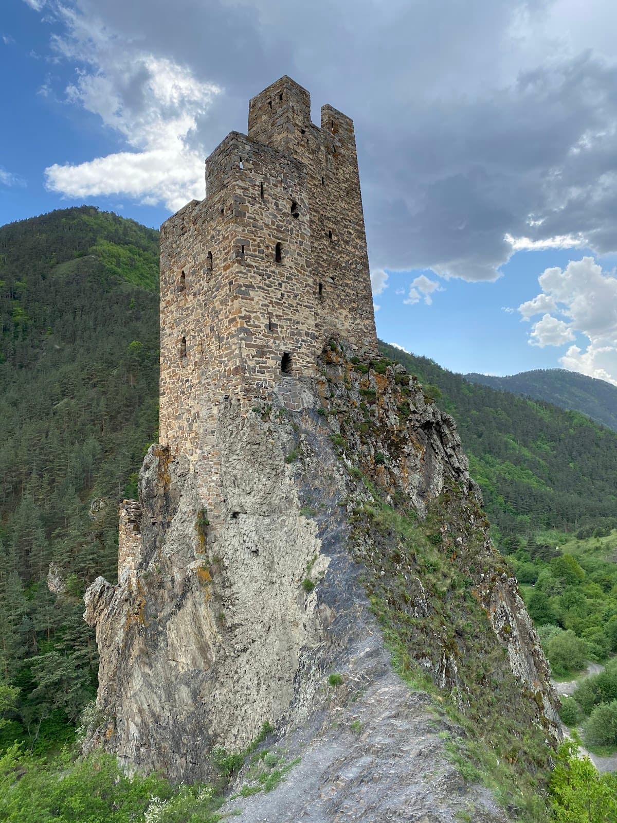 Vovnushki Towers - Image 1