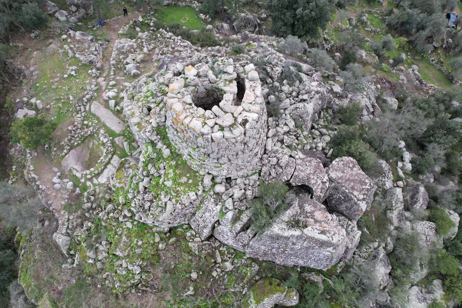 Nuraghe Scerì (Ilbono) - Image 1