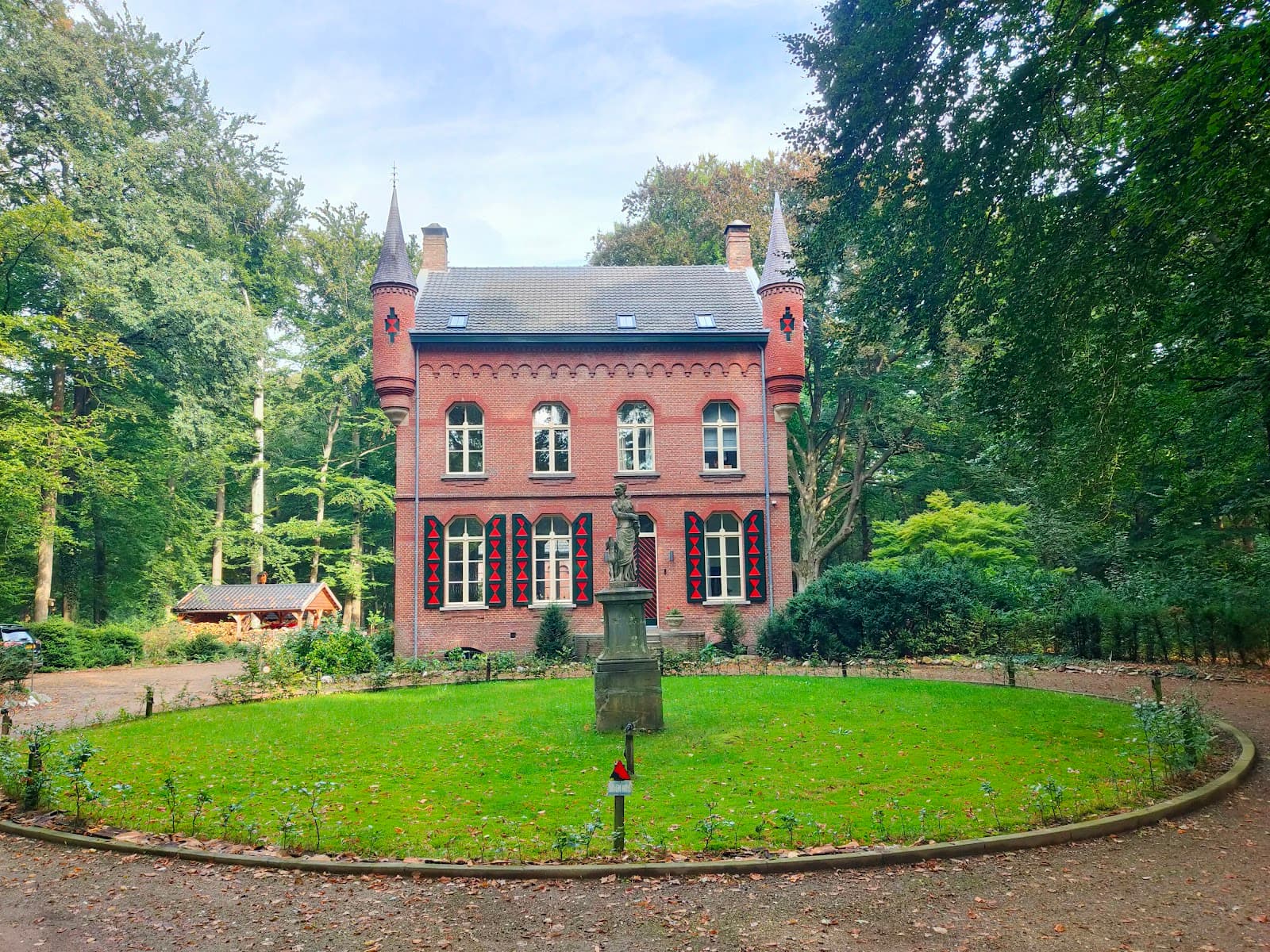 Gorp en Roovert Estate - Image 1