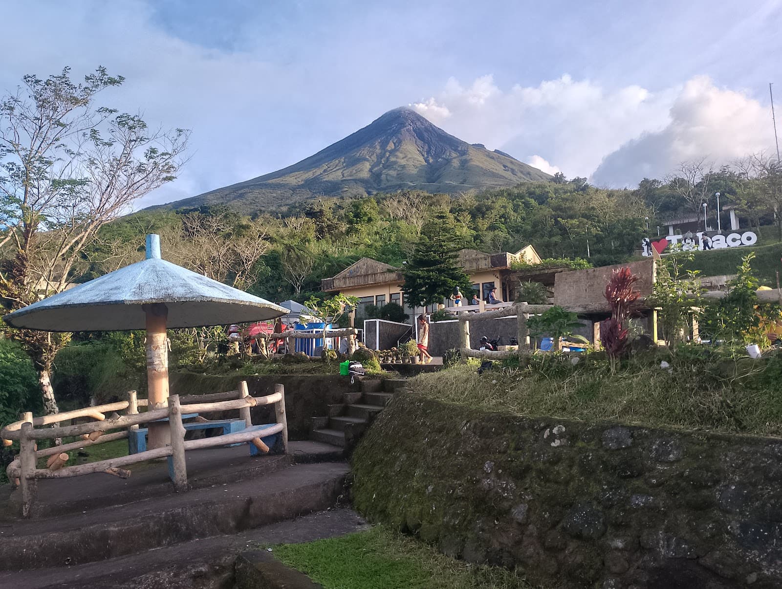 Mayon Skyline View Deck - Image 1