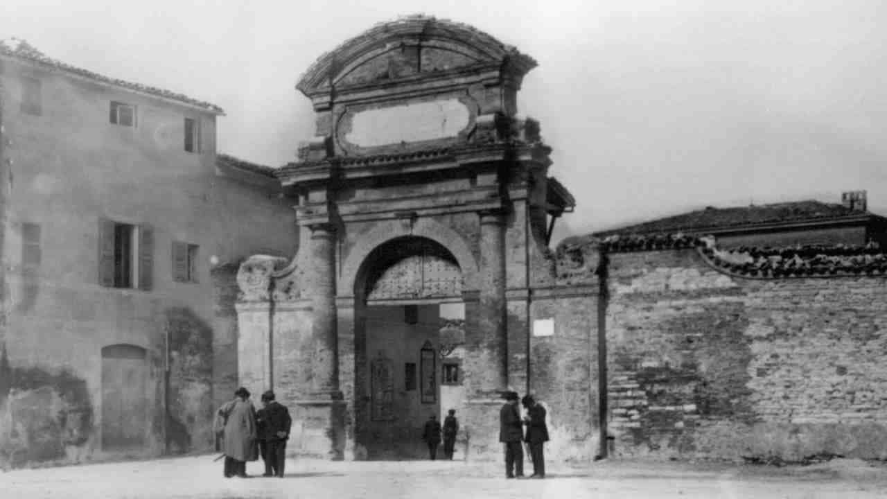 The Grand Archway
