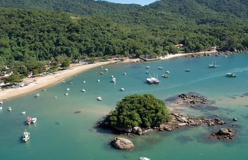 Vila do Abraão Beachfront Ilha Grande - Image 1