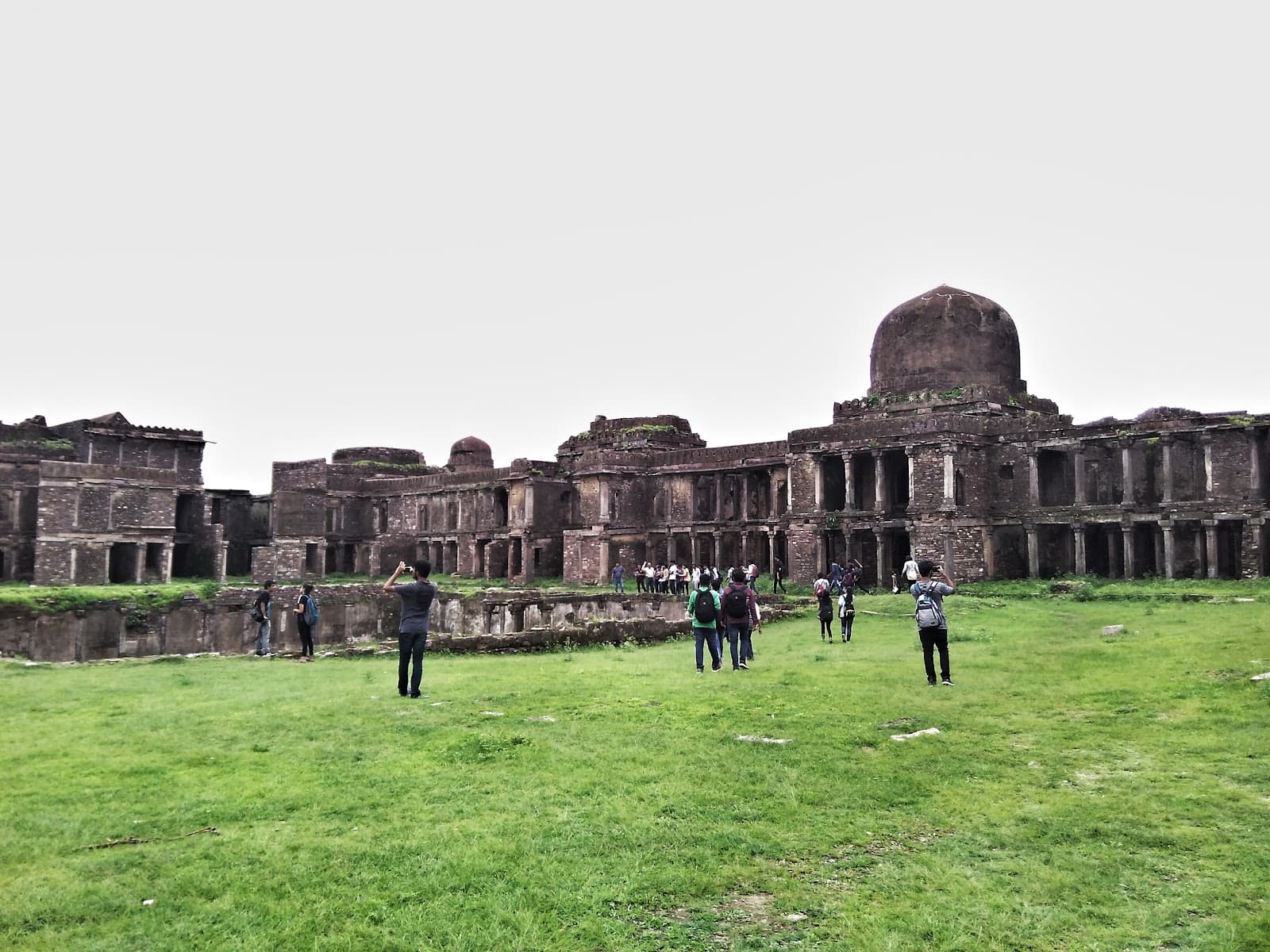 Raisen Fort - Image 1