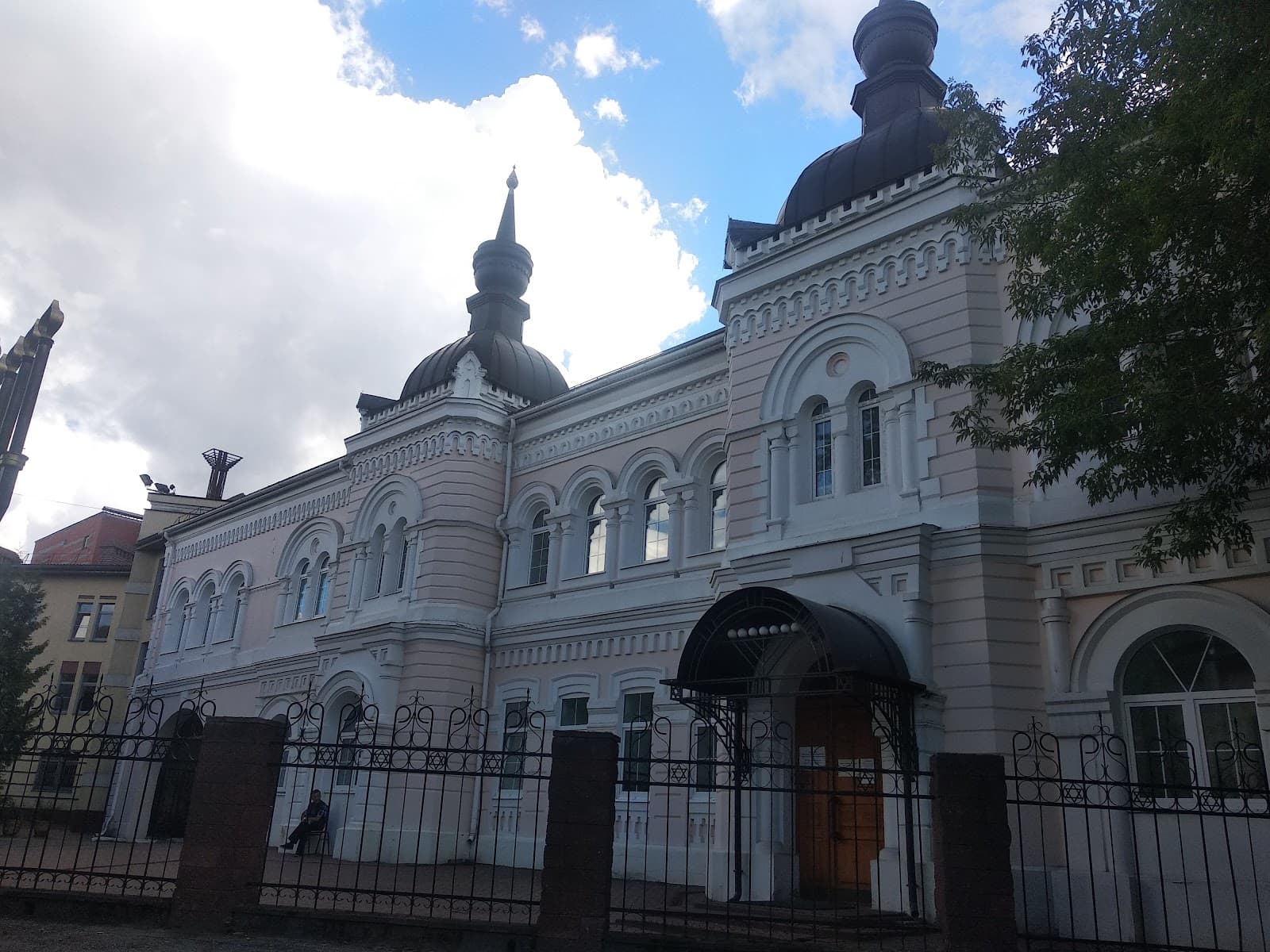 Nizhny Novgorod Synagogue - Image 1