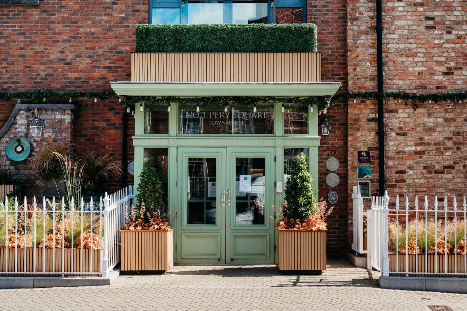 Georgian Quarter Newtown Pery - Image 1