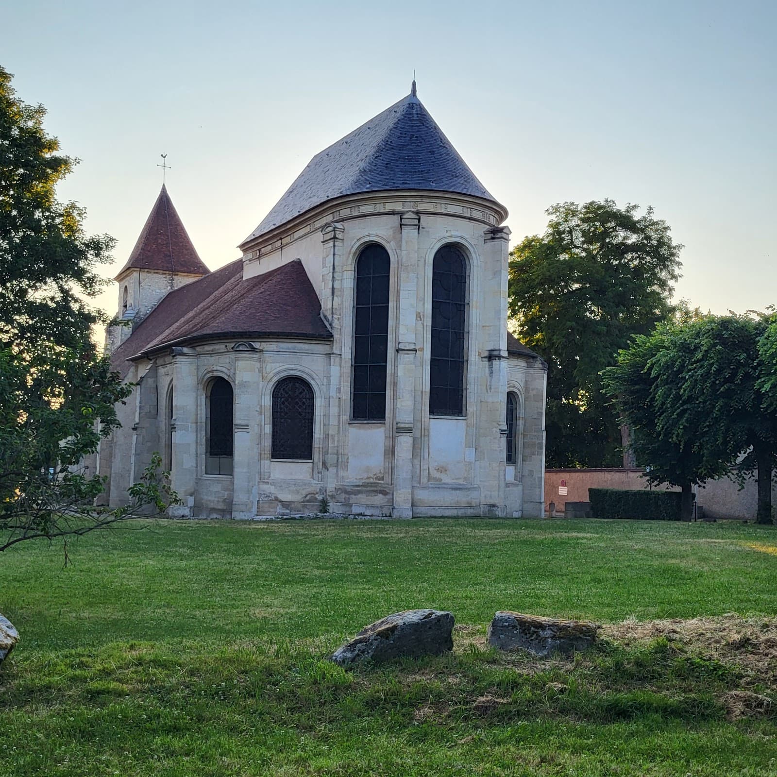 Église Saint-Éloi, Roissy-en-France - Image 1