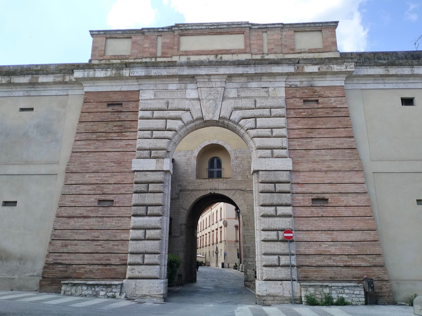 Porta Todi - Image 1