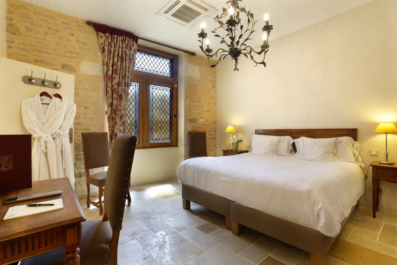 Abbaye de Maizières - Image 1