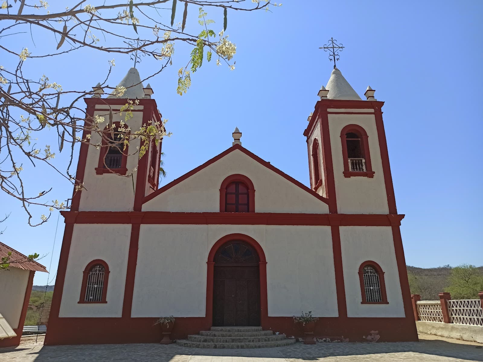 El Triunfo mining town - Image 1