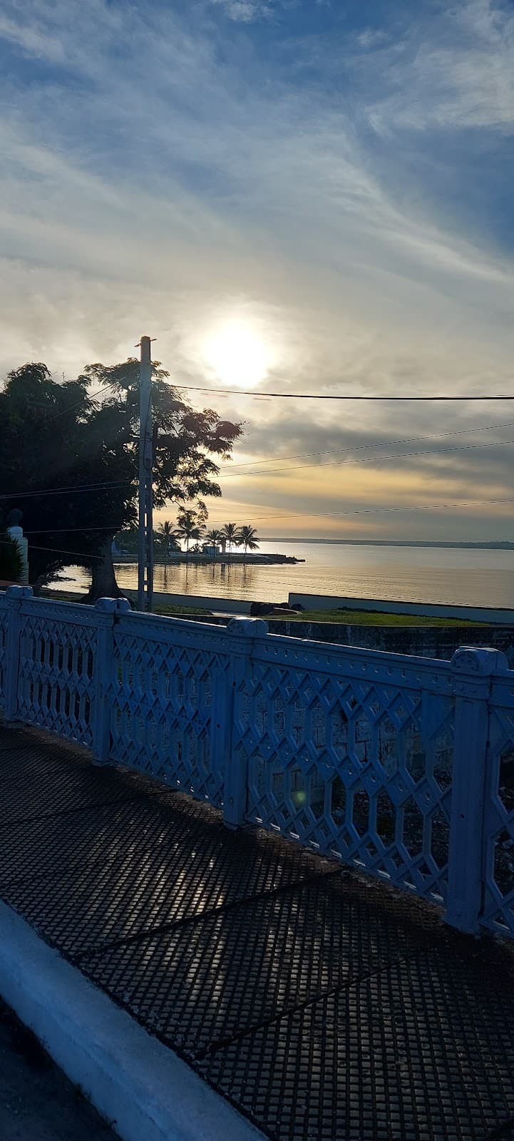 Versailles Neighborhood - Image 1