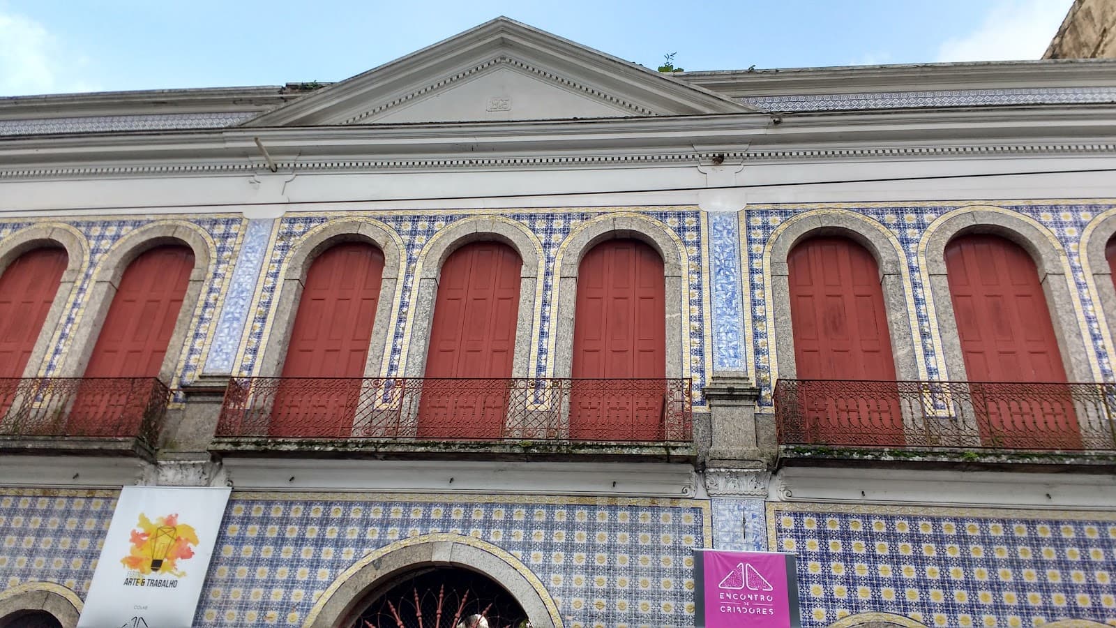 Casa da Frontaria Azulejada Porto - Image 1