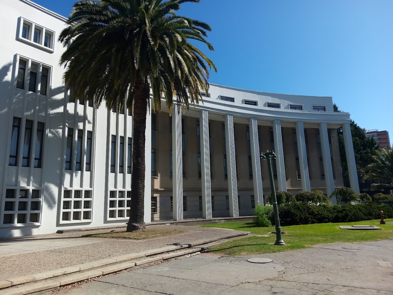 Campanil Universidad de Concepción - Image 1