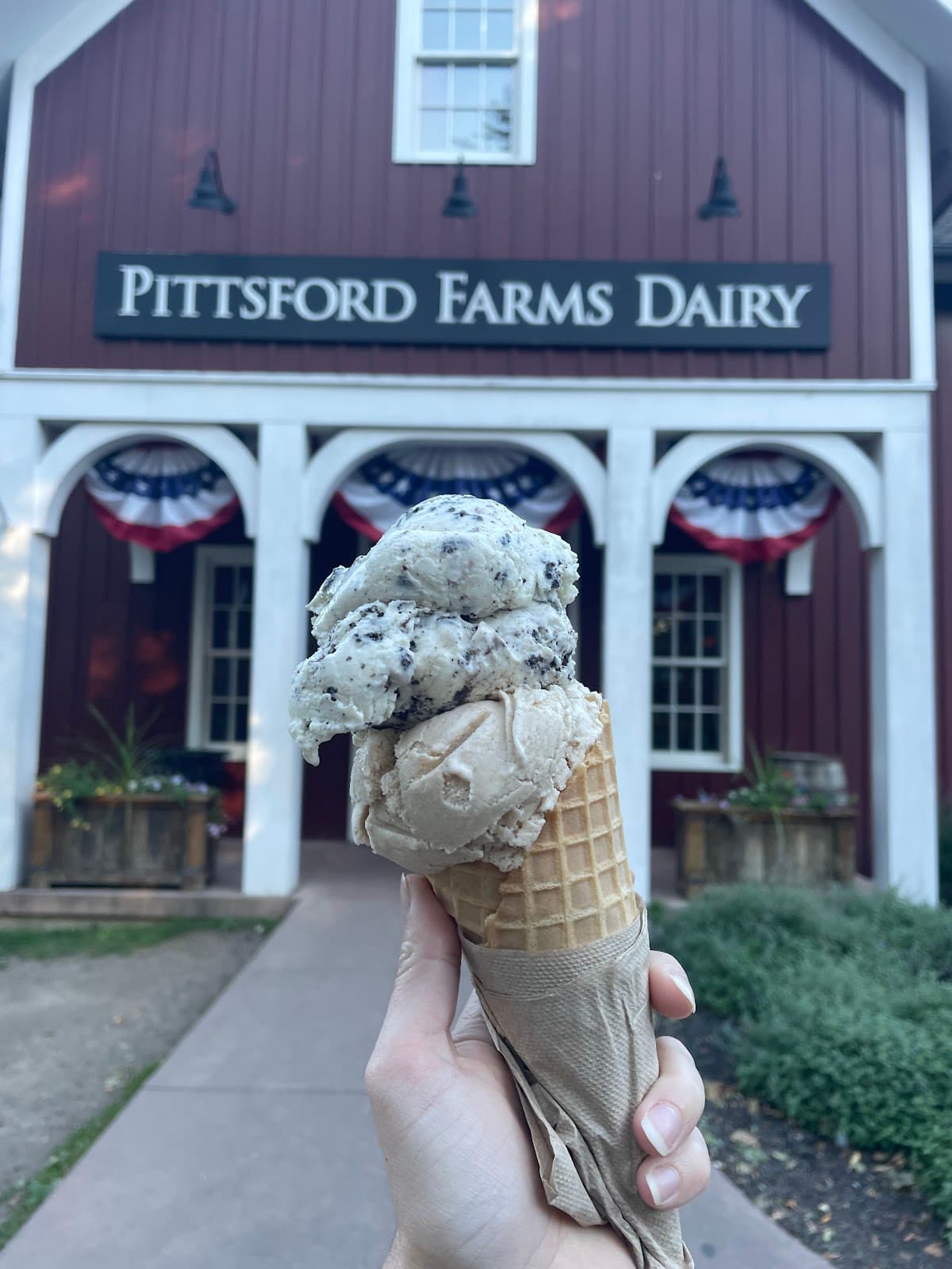 Pittsford Farms Dairy & Bakery - Image 1