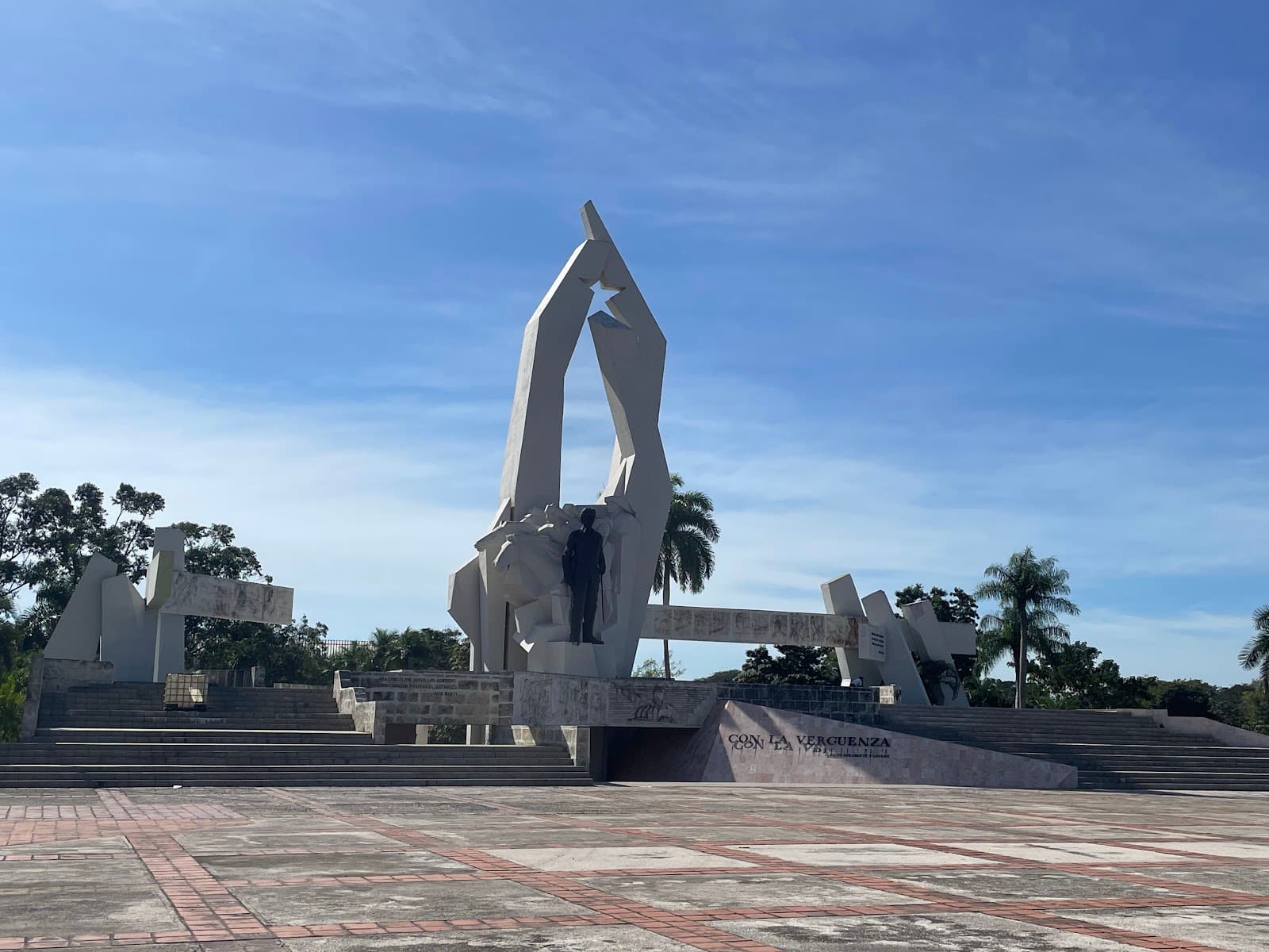 Plaza de la Revolución Ignacio Agramonte Loynaz - Image 1