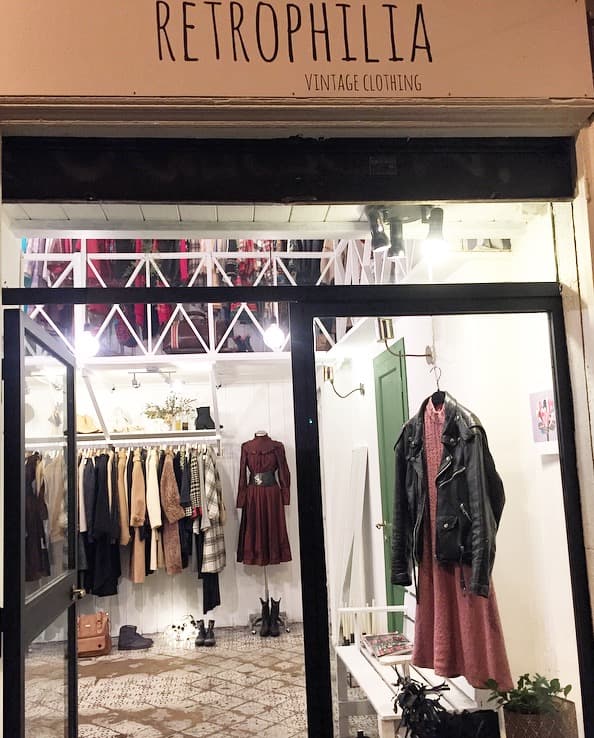 Taylor Thrift, Naples, Italy - Image 1