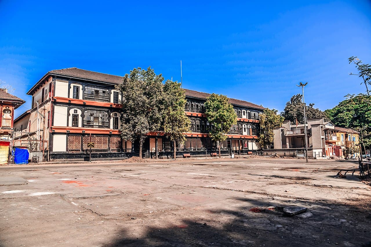 Rajwada Bazaar - Image 1