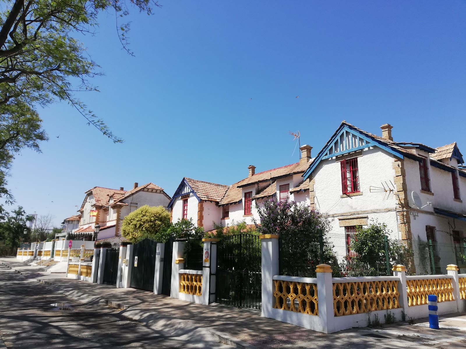 Barrio Reina Victoria / Barrio Obrero - Image 1