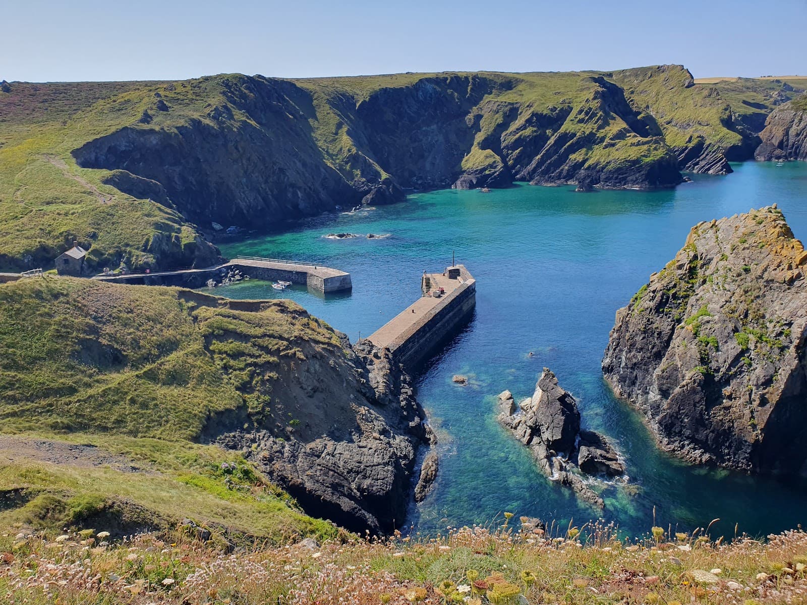 Mullion Cove Harbour Cornwall - Image 1