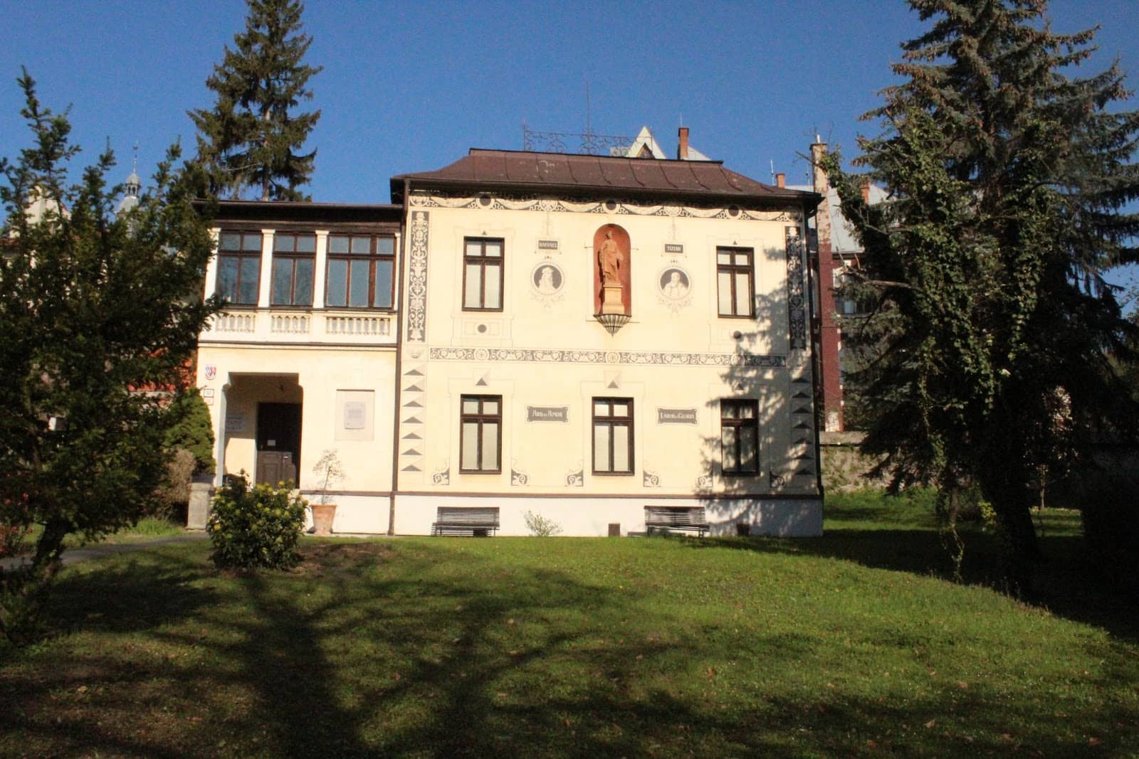 Artist's Authentic Villa