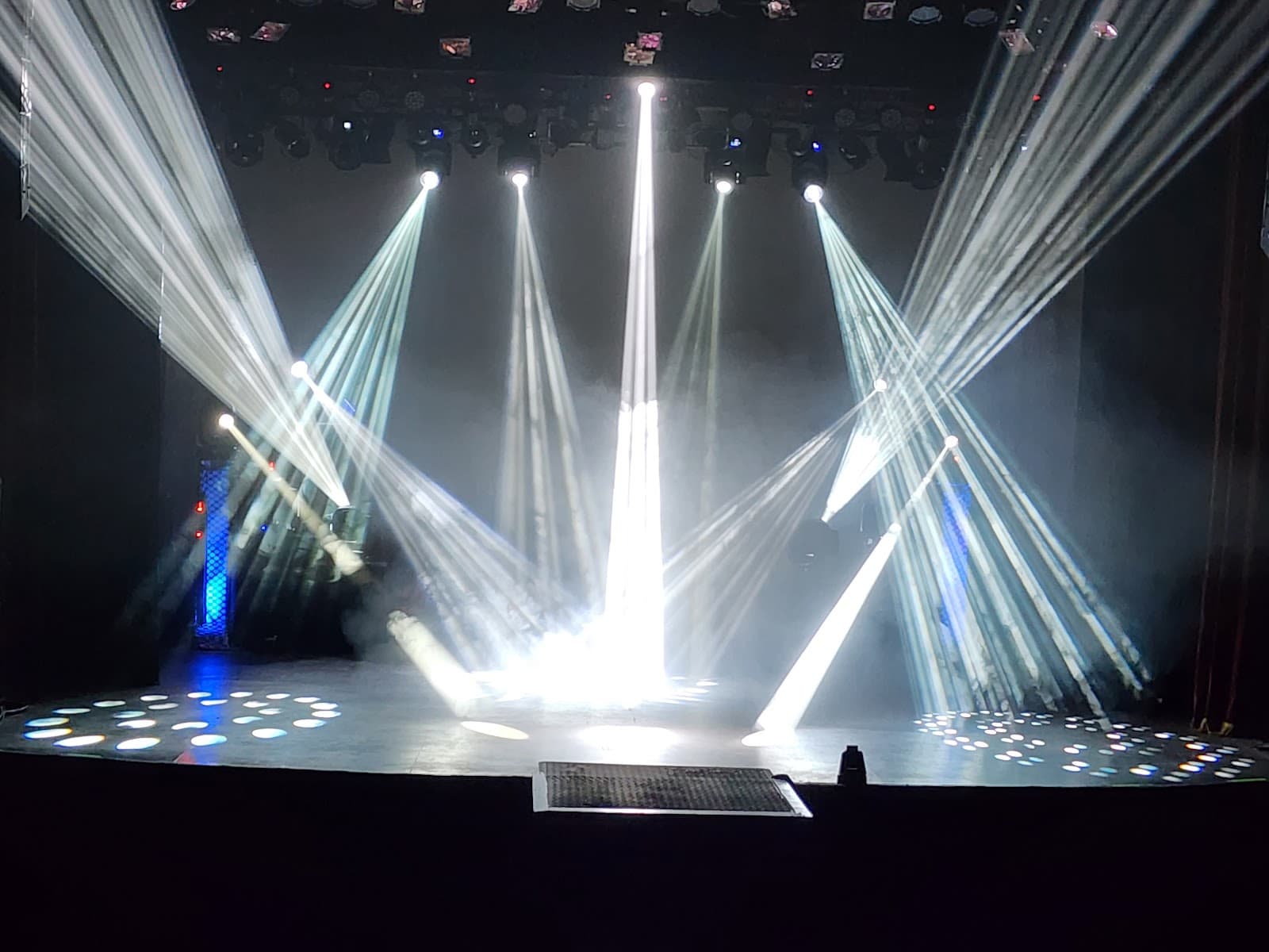 Historic Everett Theatre - Image 1