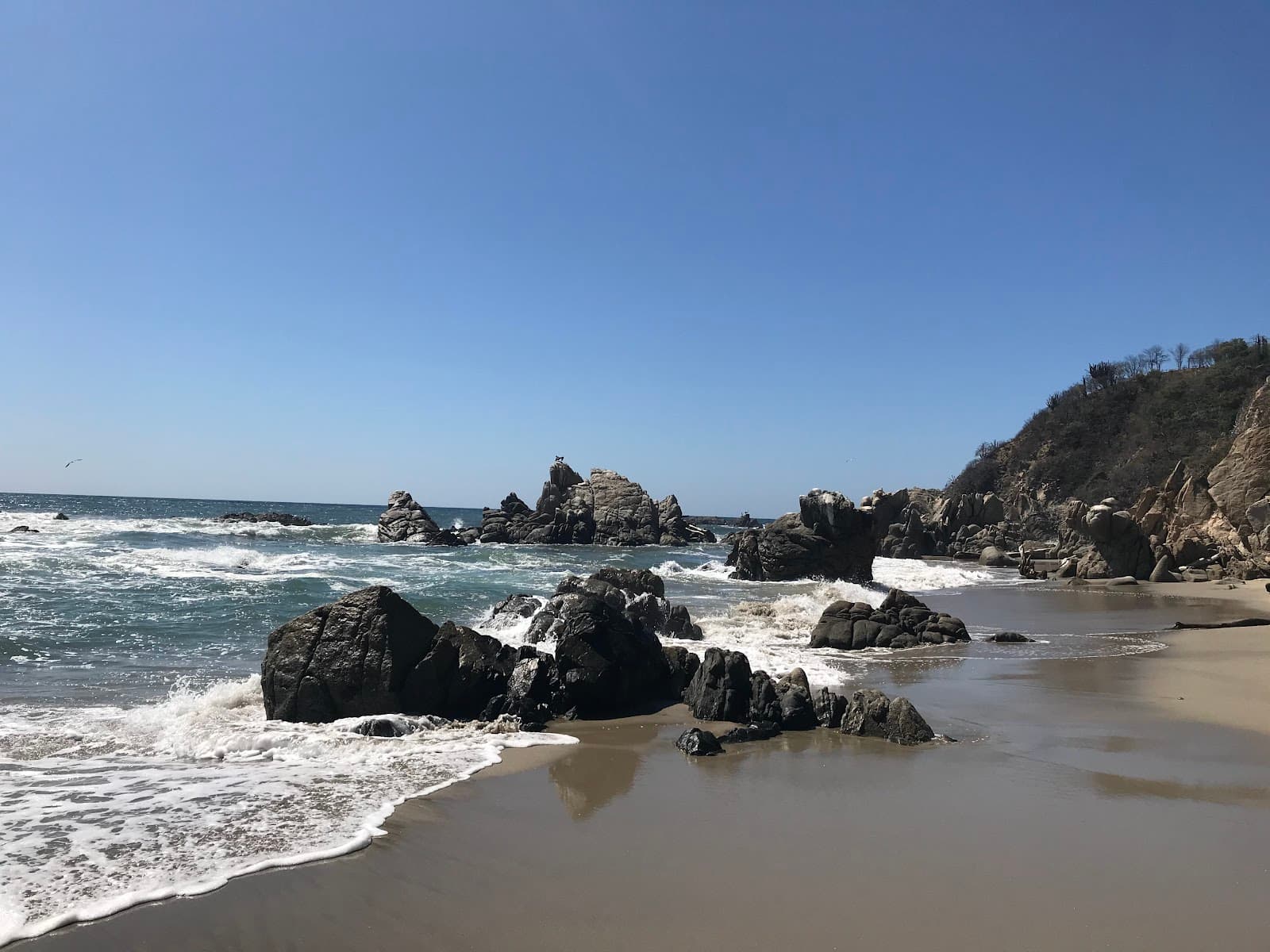 La Bocana Beach Club Huatulco - Image 1