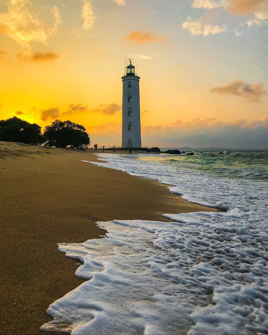 Foul Point Lighthouse - Image 1