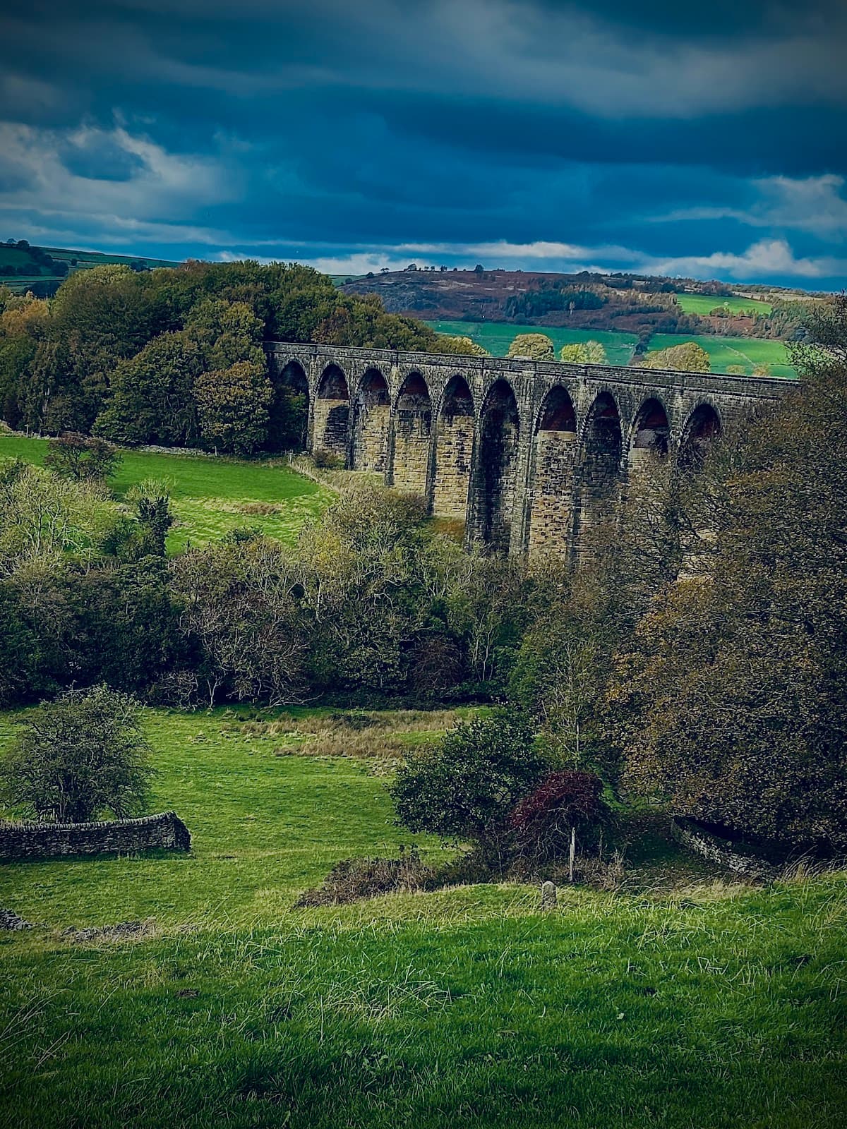 Hewenden Viaduct - Image 1