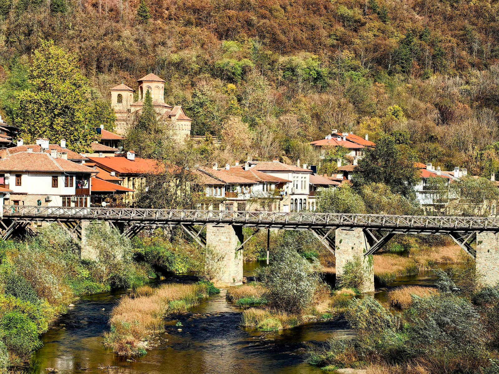 Panoramic River and Fortress Views