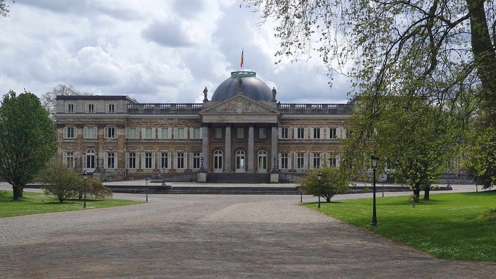 Japanese Tower and Chinese Pavilion Brussels - Image 1