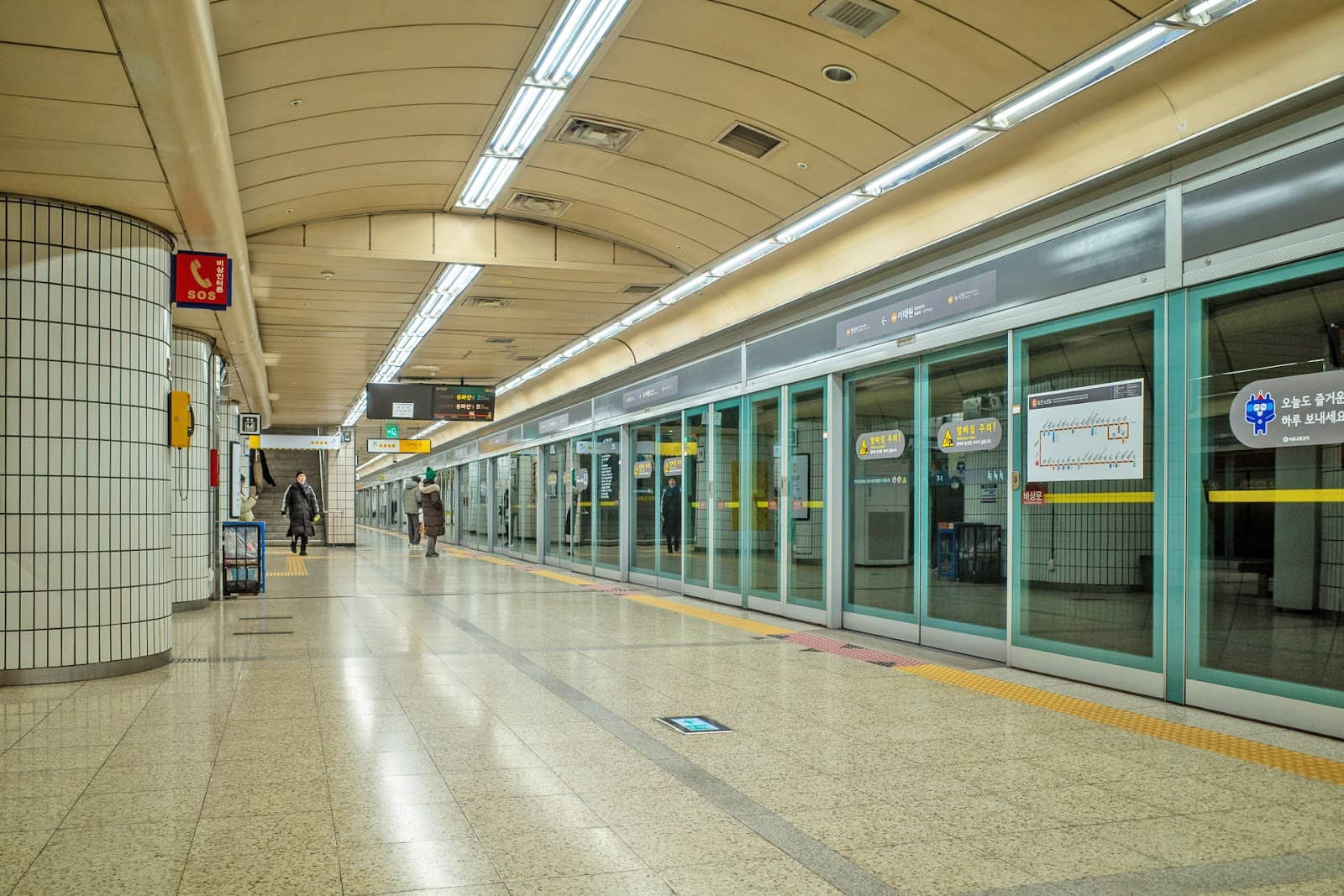 Unique Shopping & Cafes