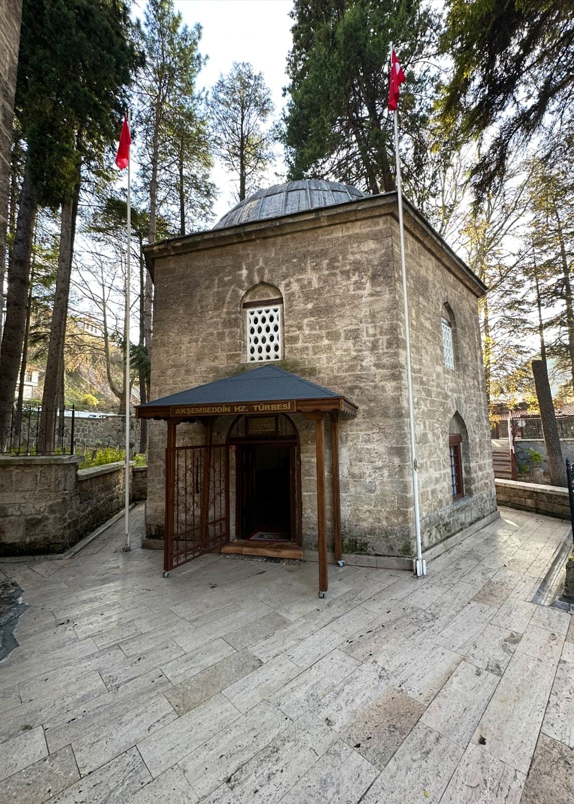 Akşemseddin Tomb (Göynük) - Image 1