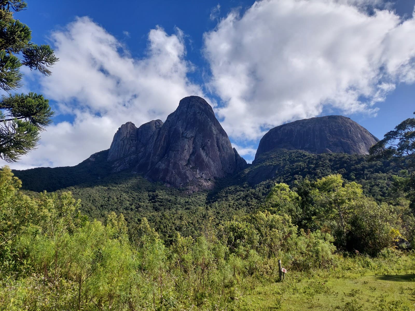 Parque Estadual dos Três Picos Salinas Climbing Area - Image 1