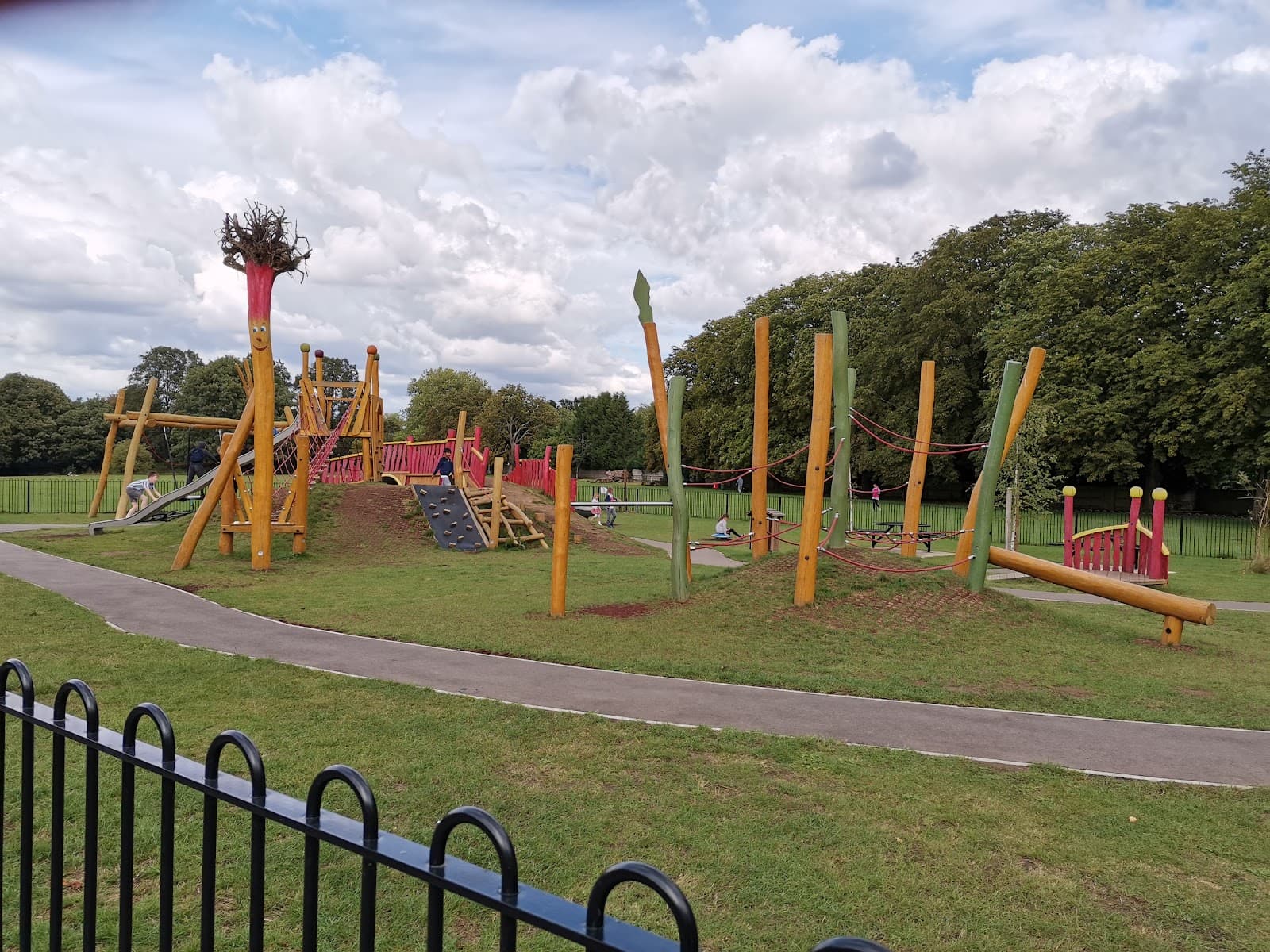 Leavesden Country Park - Image 1