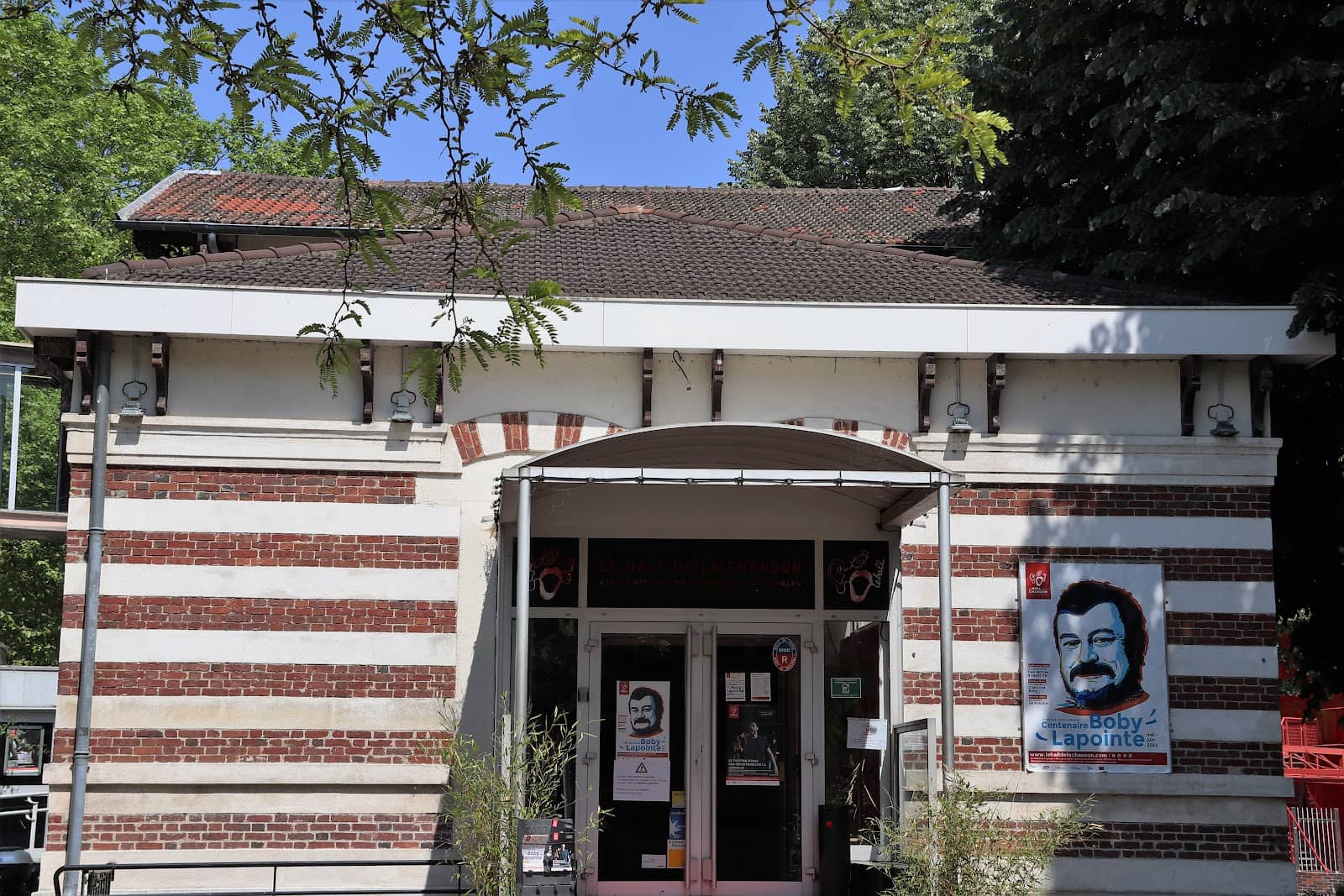 Emerging Artist Showcases