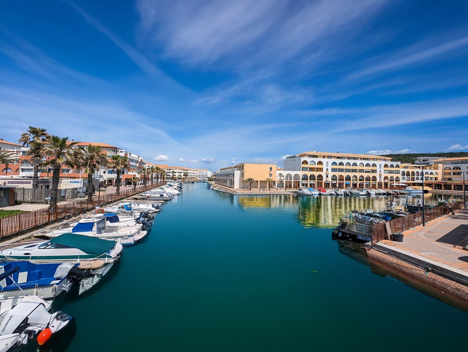 Port des Quilles Marina - Image 1