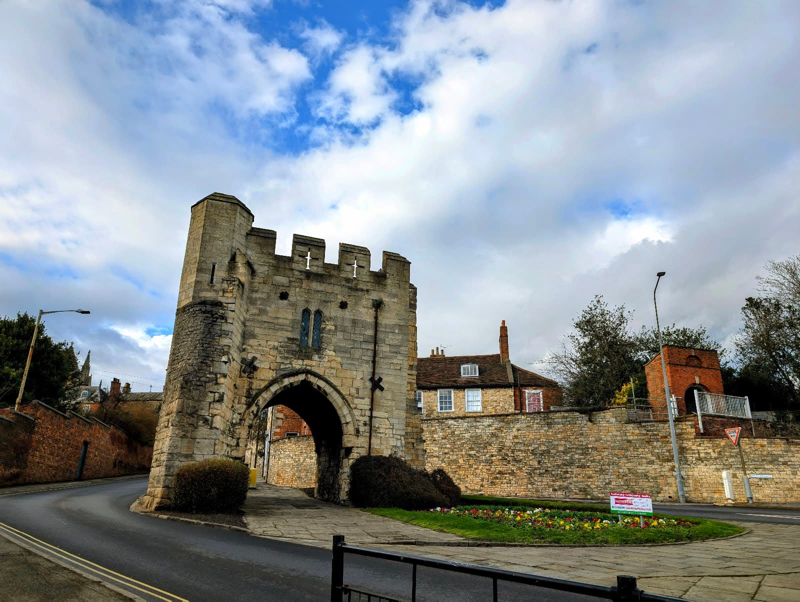 Pottergate Arch - Image 1