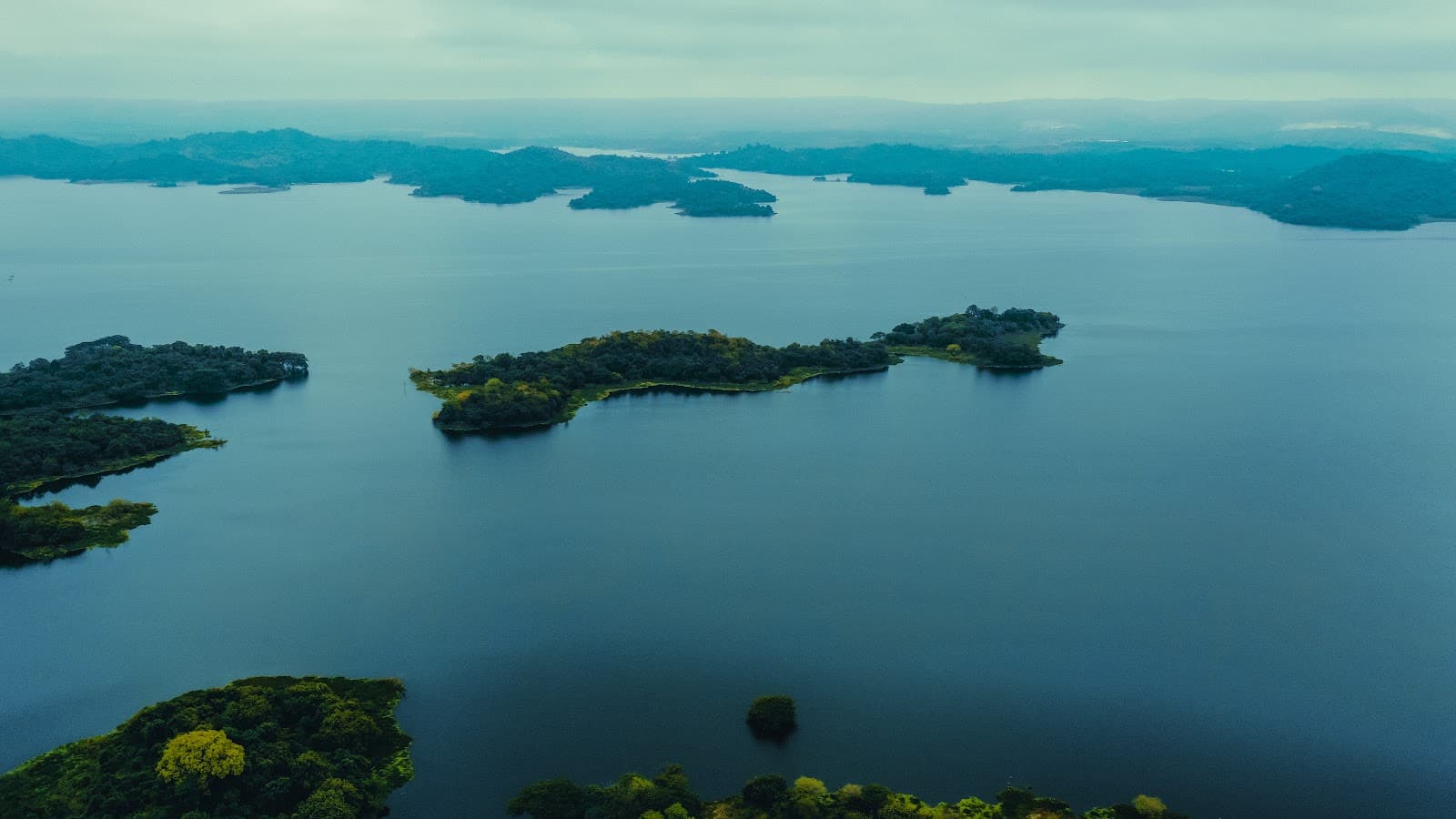 Parque Lago Represa Chongón - Image 1