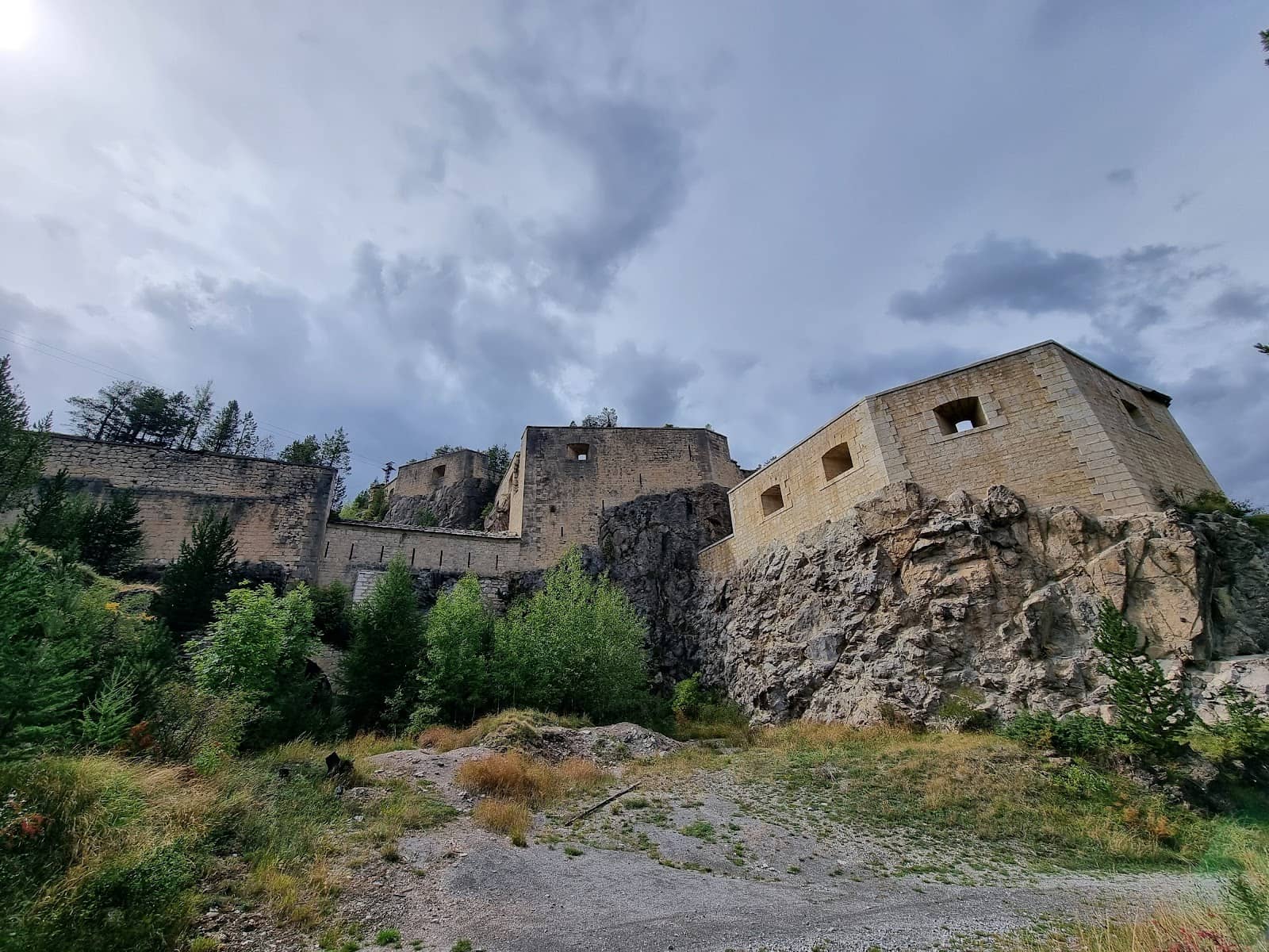 The Hike to the Fort