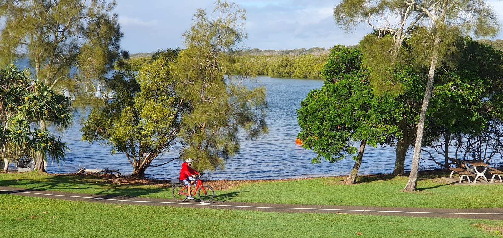 Moreton Bay Marine Park (Redcliffe Foreshore) - Image 1