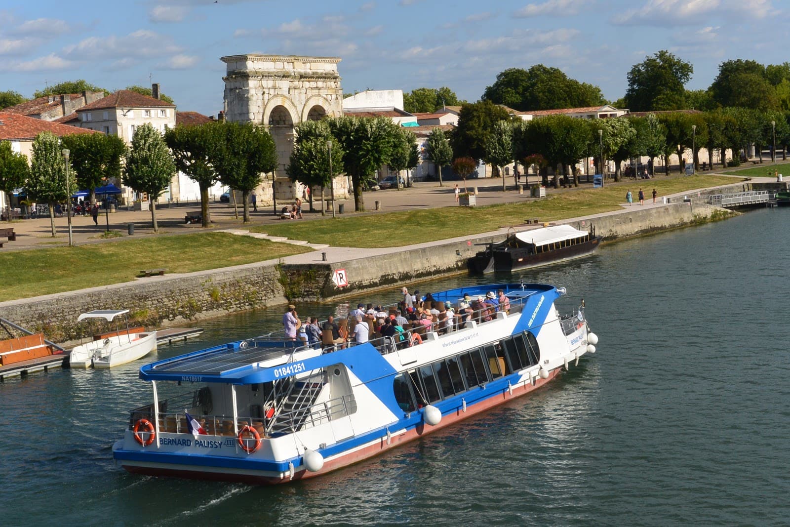 Charente Gabare Cruises - Image 1