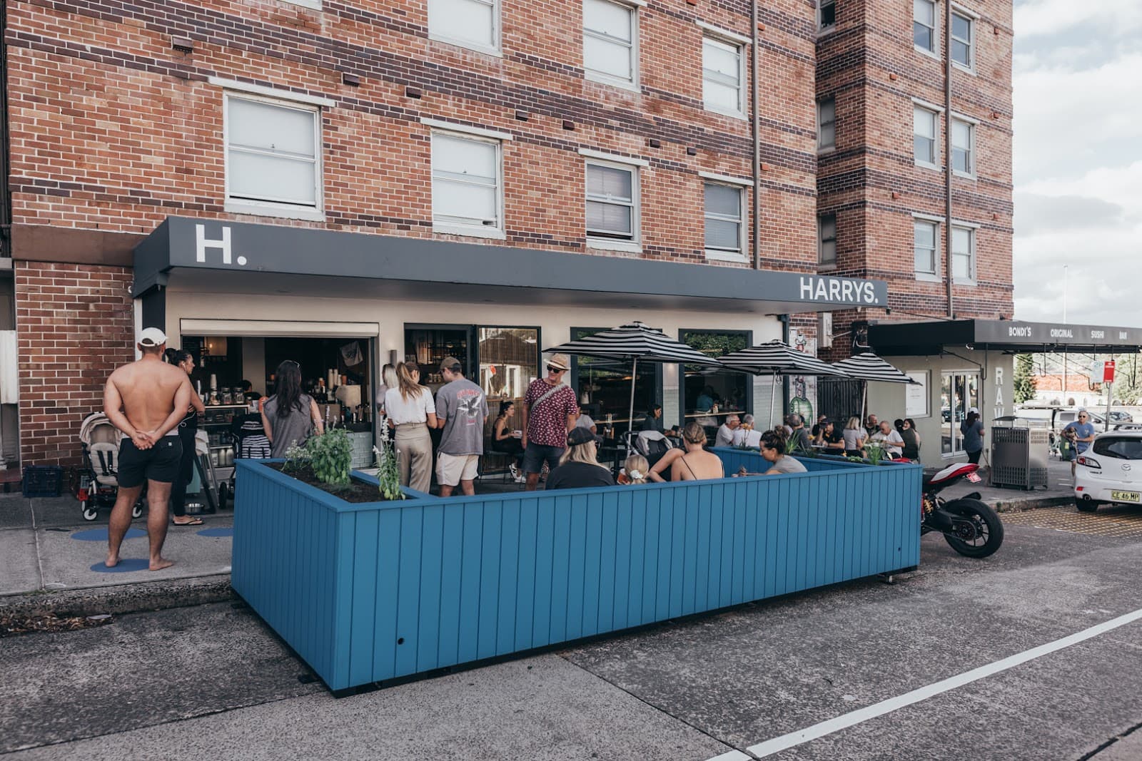 Harry's Bondi - Image 1